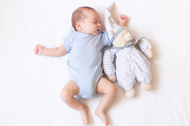 a-guide-on-how-to-help-your-baby-to-sleep-on-their-own-the-baby-closet