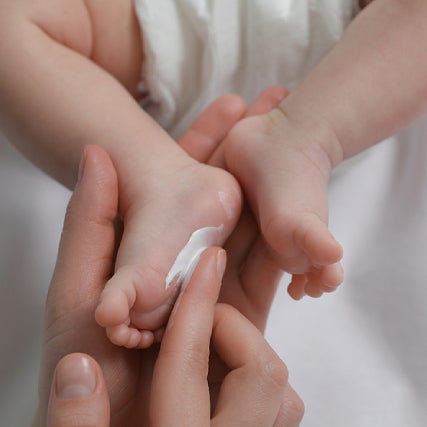 How To Effectively Manage Your Baby's Dry Skin: 5 Easy Tips